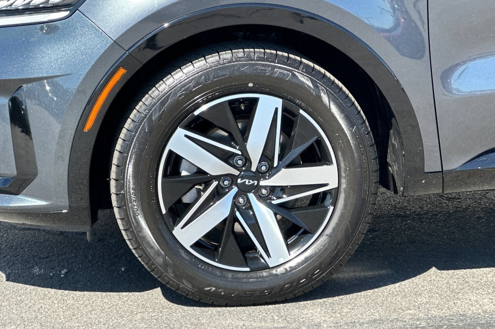 Used 2022 Kia Sorento S w/ Panoramic Sunroof Package FWD image 27