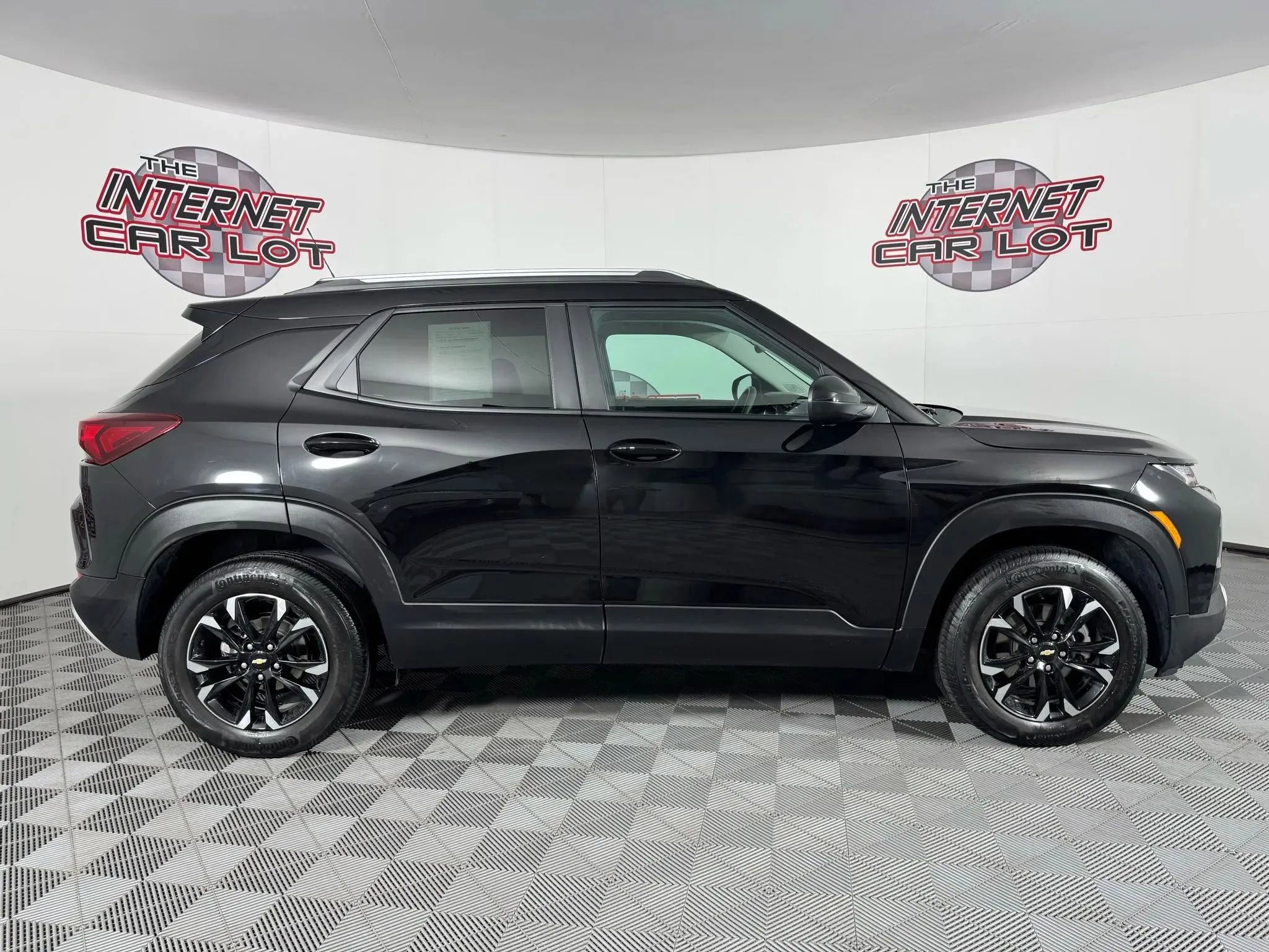 Used 2023 Chevrolet TrailBlazer LT w/ Convenience Package AWD/4WD image 8