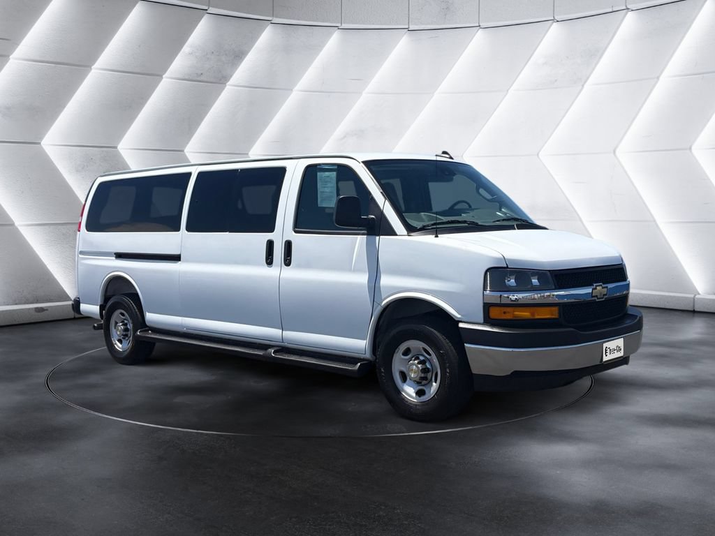 Certified 2025 Chevrolet Express 3500 LT w/ LT Preferred Equipment Group RWD image 7