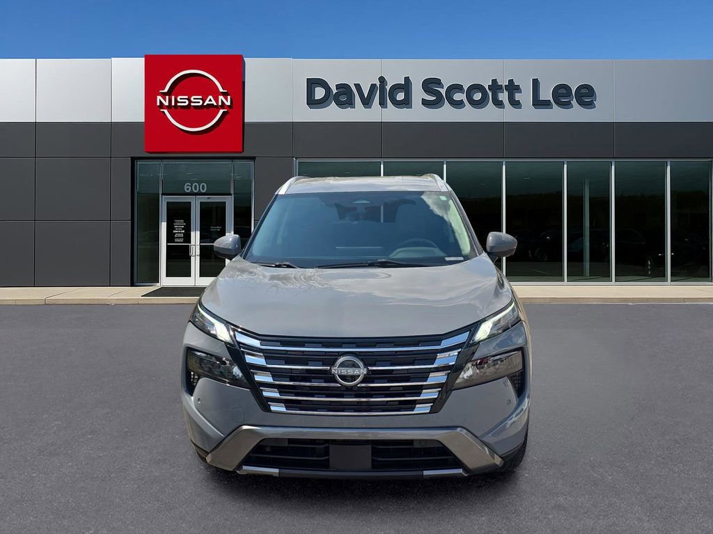 Used 2024 Nissan Rogue SL image 2