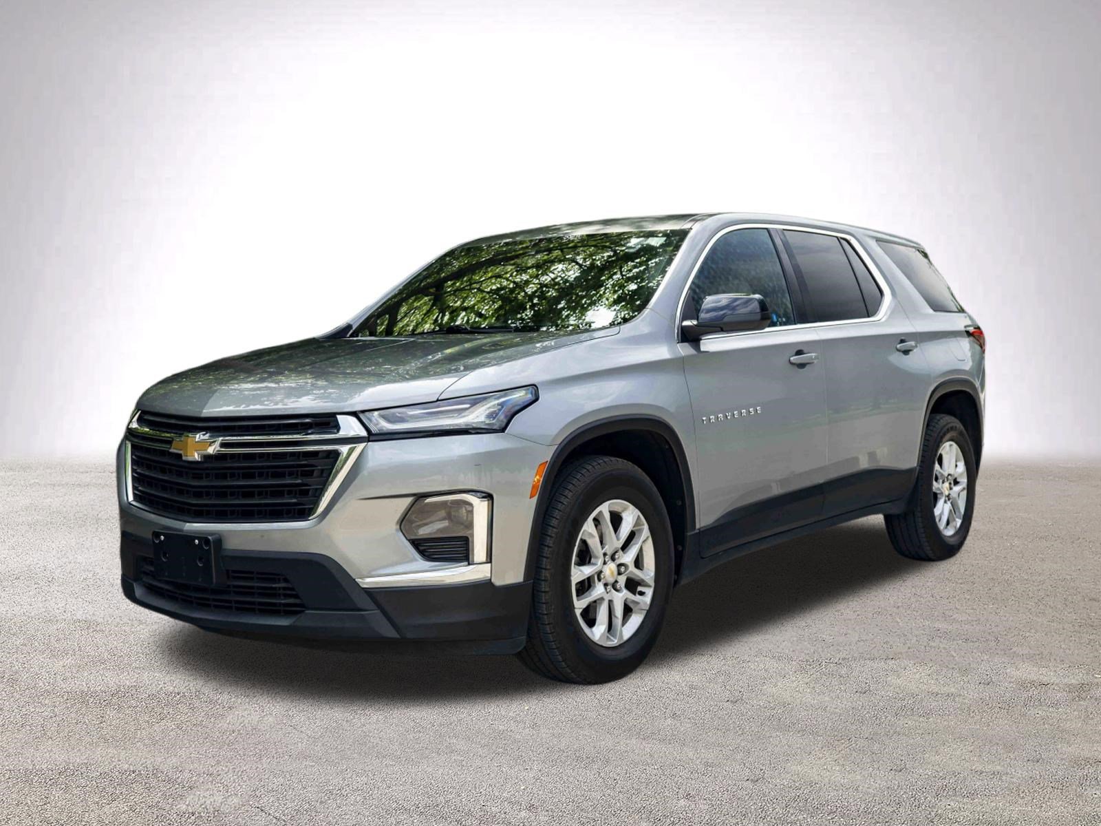 Used 2023 Chevrolet Traverse LS FWD image 5