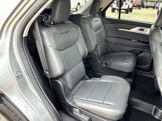 Used 2025 Ford Explorer Active w/ Active Comfort Package image 30