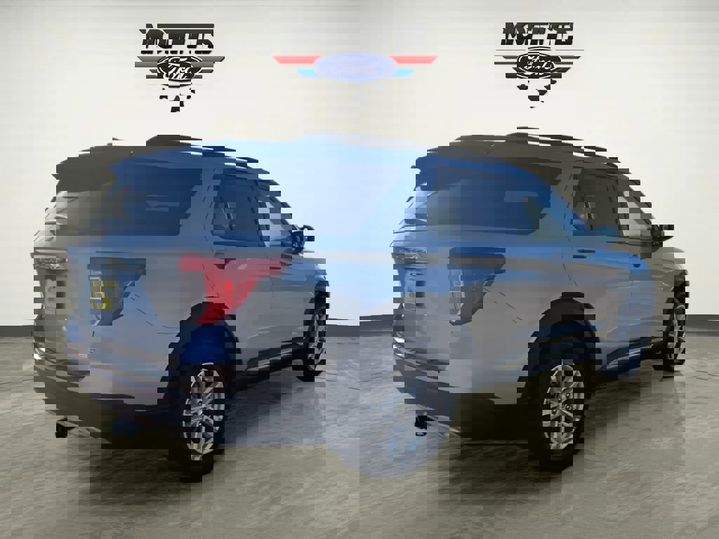 Used 2020 Ford Explorer XLT w/ Equipment Group 202A image 5