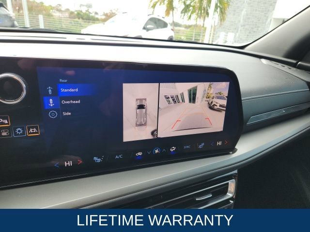 Used 2024 Chevrolet Traverse LS image 3