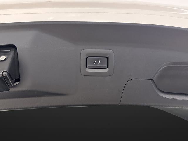 Used 2023 MAZDA CX-9 Signature image 16