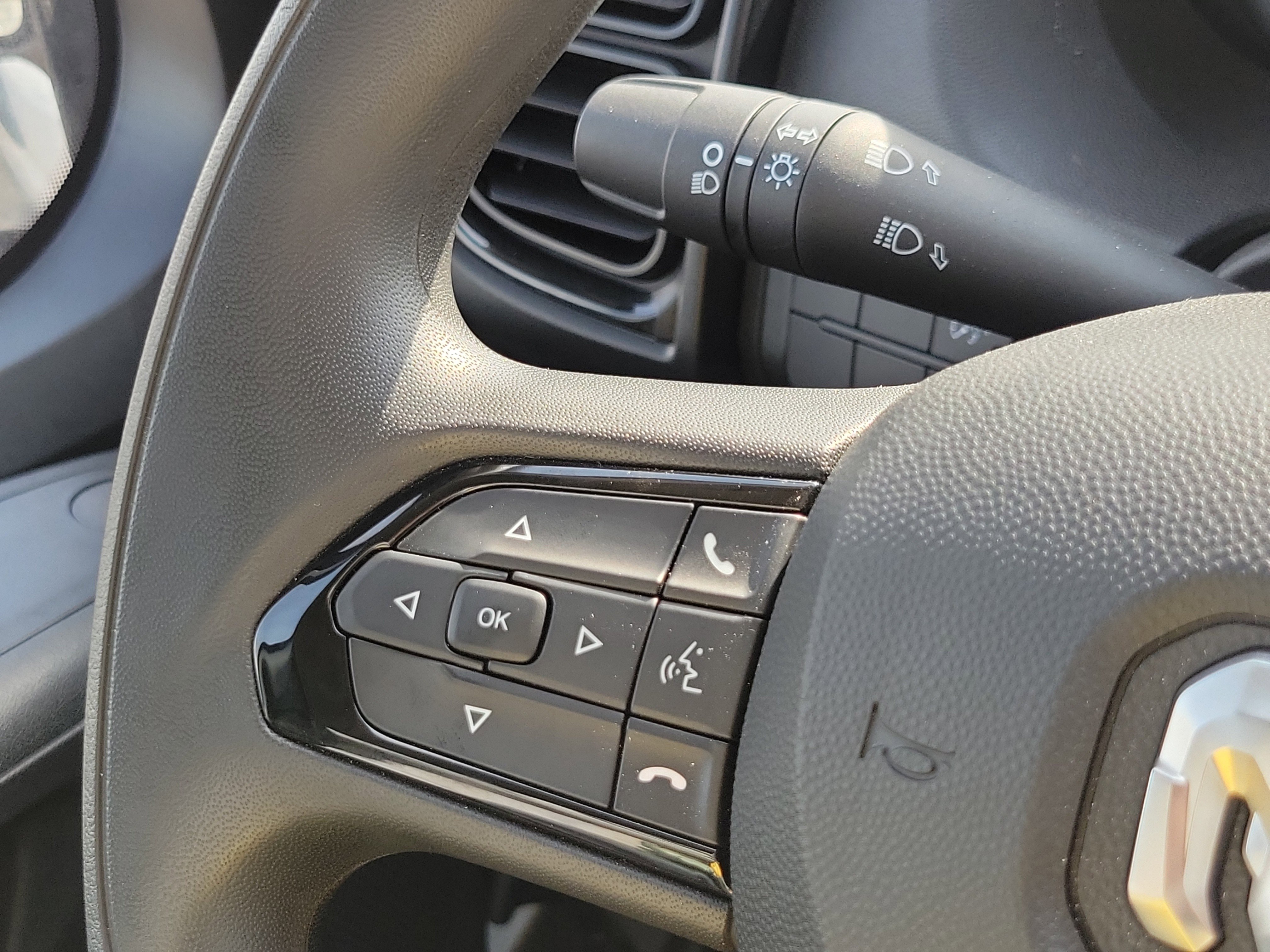 Used 2025 RAM ProMaster 2500 w/ Storage Group image 11