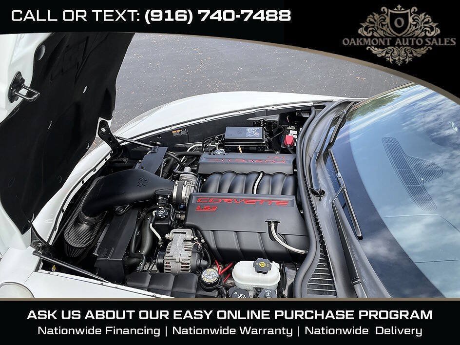 Used 2011 Chevrolet Corvette Coupe w/ 1LT RWD image 21