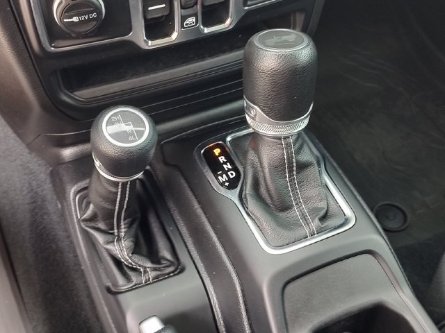 Used 2023 Jeep Wrangler Unlimited Sahara w/ Cold Weather Group AWD/4WD image 20