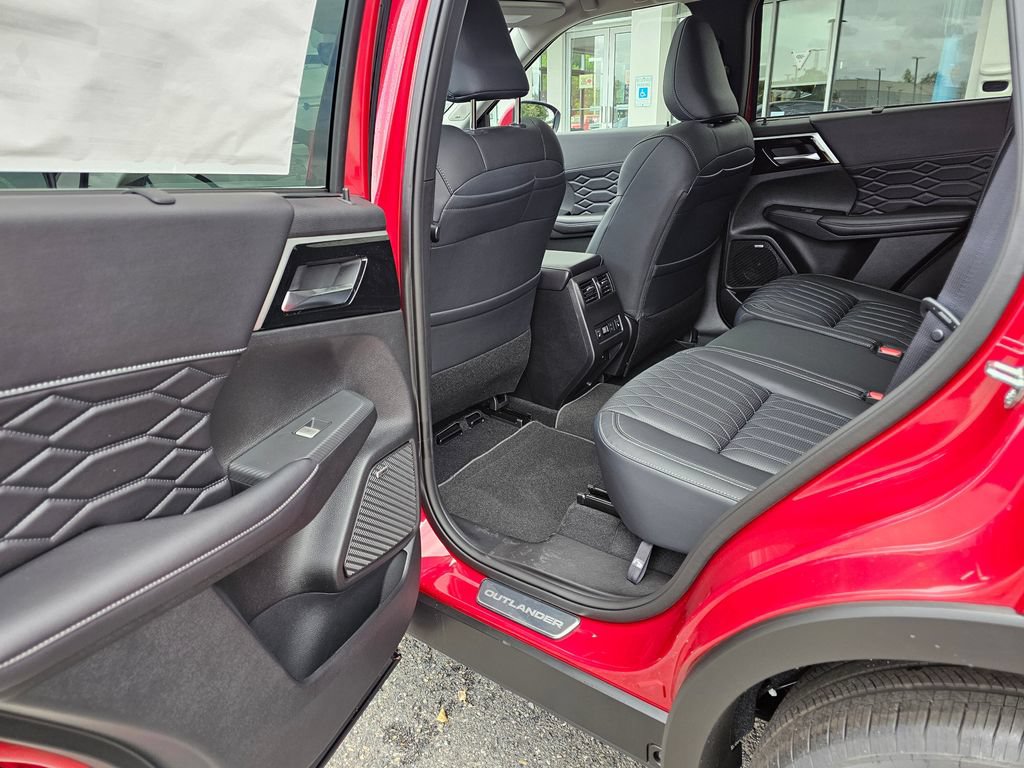 New 2026 Mitsubishi Outlander SEL AWD/4WD image 11