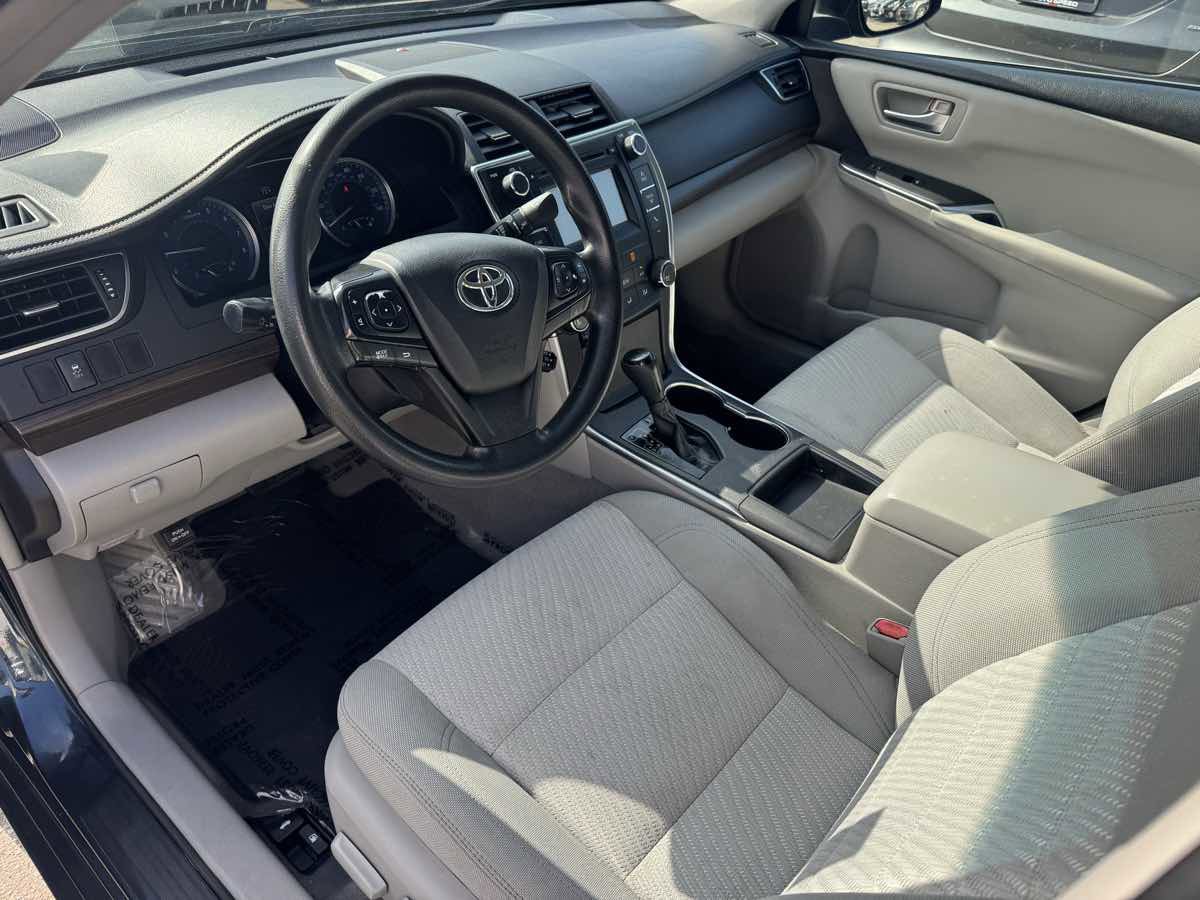 Used 2016 Toyota Camry SE image 9