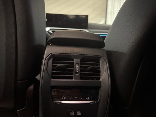 Used 2024 BMW 330i Sedan image 23