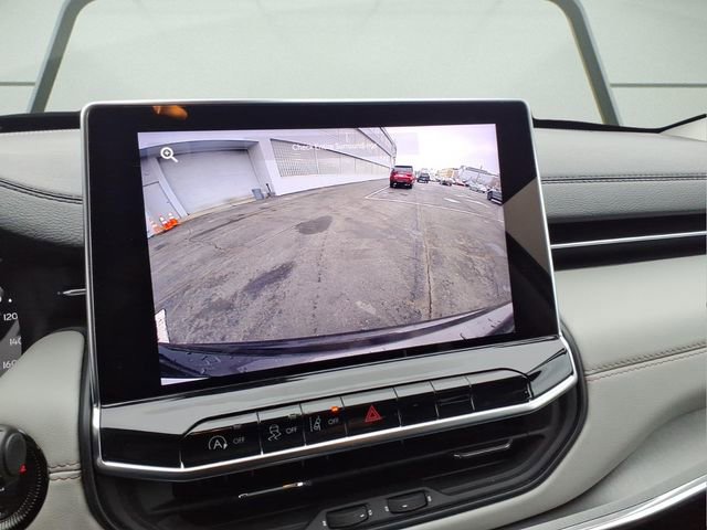 Used 2022 Jeep Compass Limited image 17