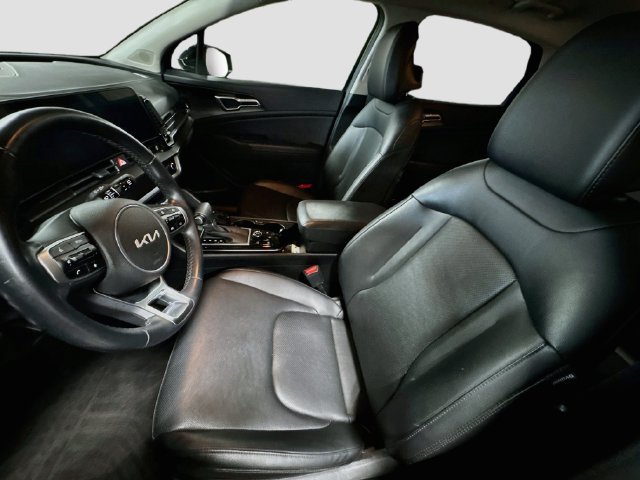 Certified 2025 Kia Sportage EX AWD/4WD image 22