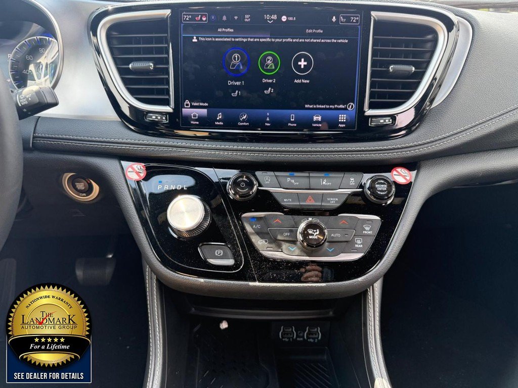 Used 2025 Chrysler Pacifica Limited FWD image 22