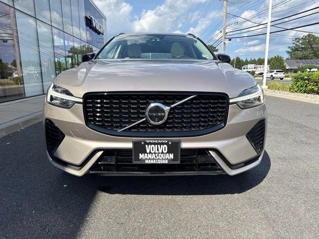 Used 2024 Volvo XC60 T8 Plus w/ Climate Package AWD/4WD image 7