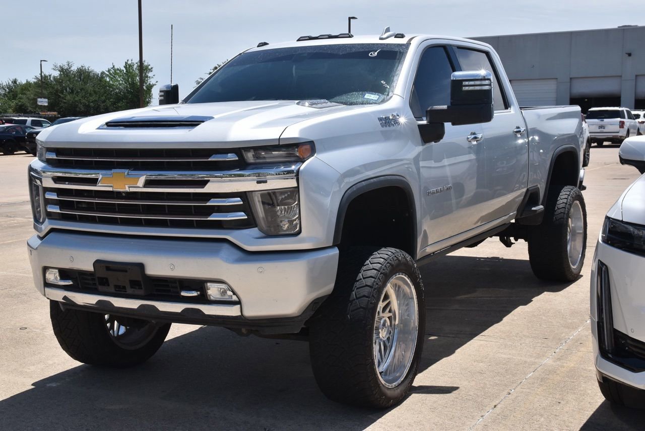 Used 2022 Chevrolet Silverado 2500 High Country w/ Safety Package II AWD/4WD image 2
