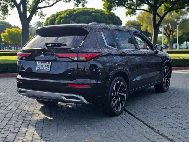 Used 2023 Mitsubishi Outlander SEL image 5