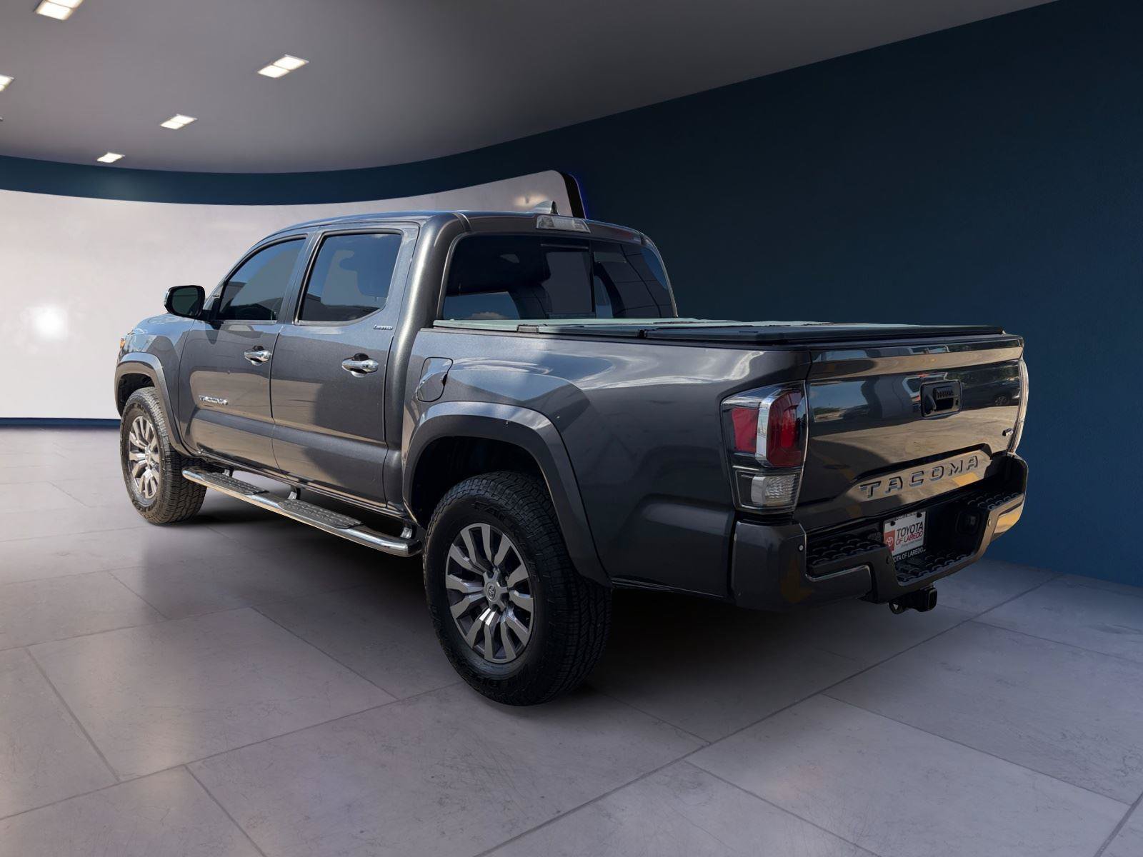 Used 2021 Toyota Tacoma Limited RWD image 3