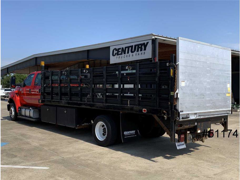 Used 2016 Ford F650 2WD Crew Cab Super Duty image 7