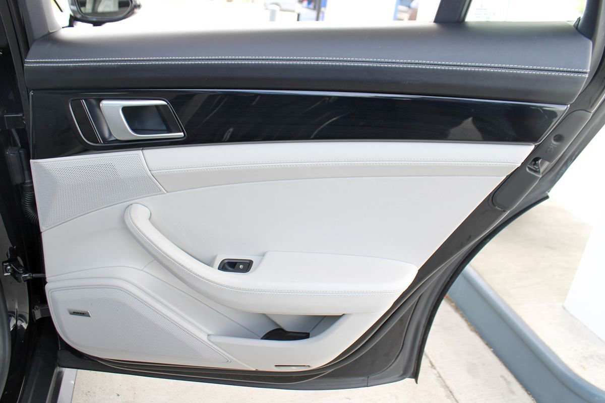 Used 2018 Porsche Panamera 4 AWD/4WD image 53