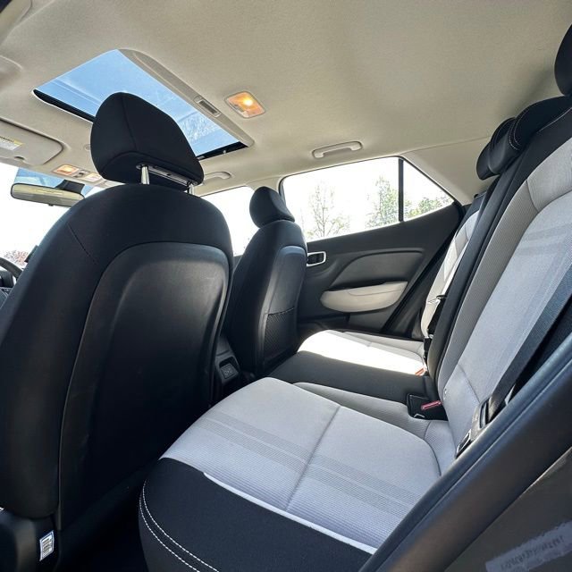 Certified 2025 Hyundai Venue SEL FWD image 14