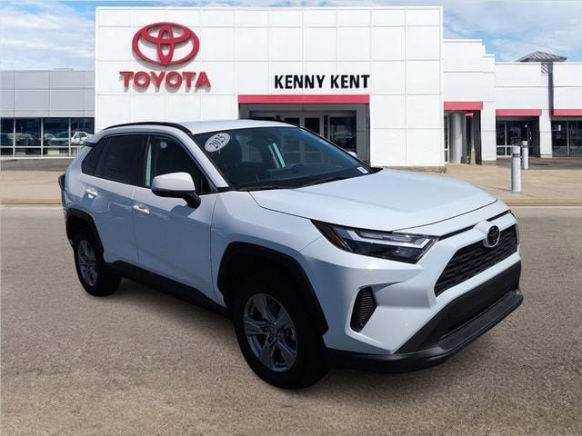 Certified 2025 Toyota RAV4 XLE AWD/4WD image 1