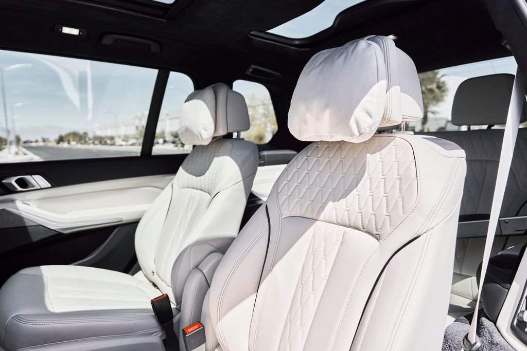 Used 2023 BMW ALPINA XB7 image 50