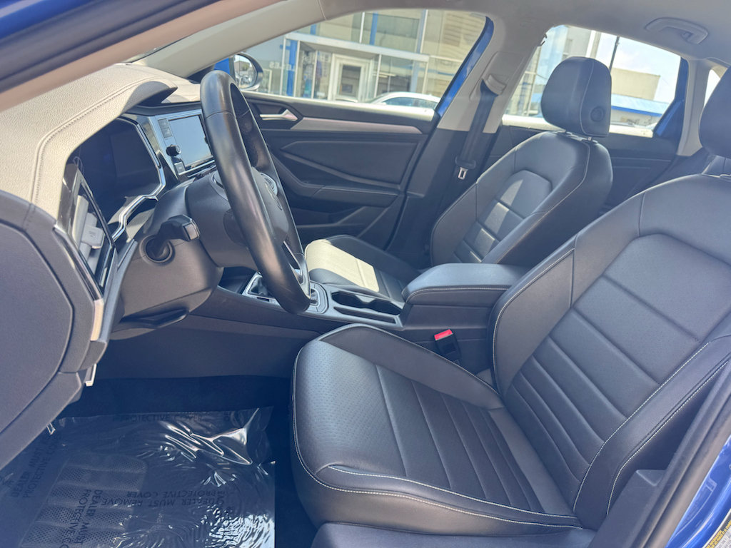 Used 2024 Volkswagen Jetta SE FWD image 8