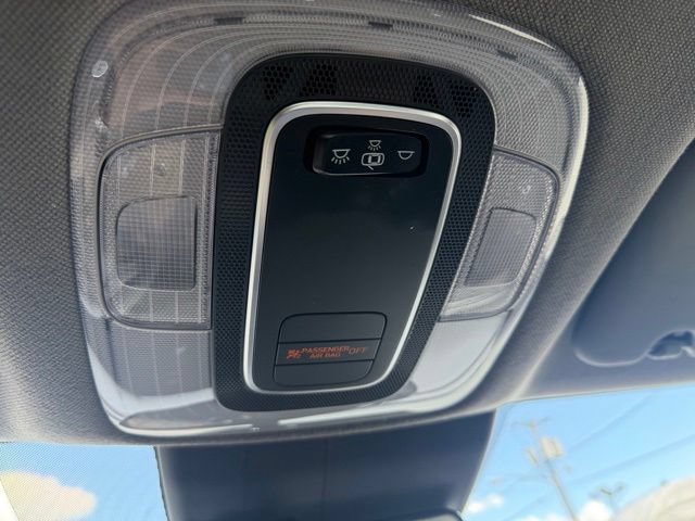 Used 2022 Hyundai Elantra SE FWD image 18