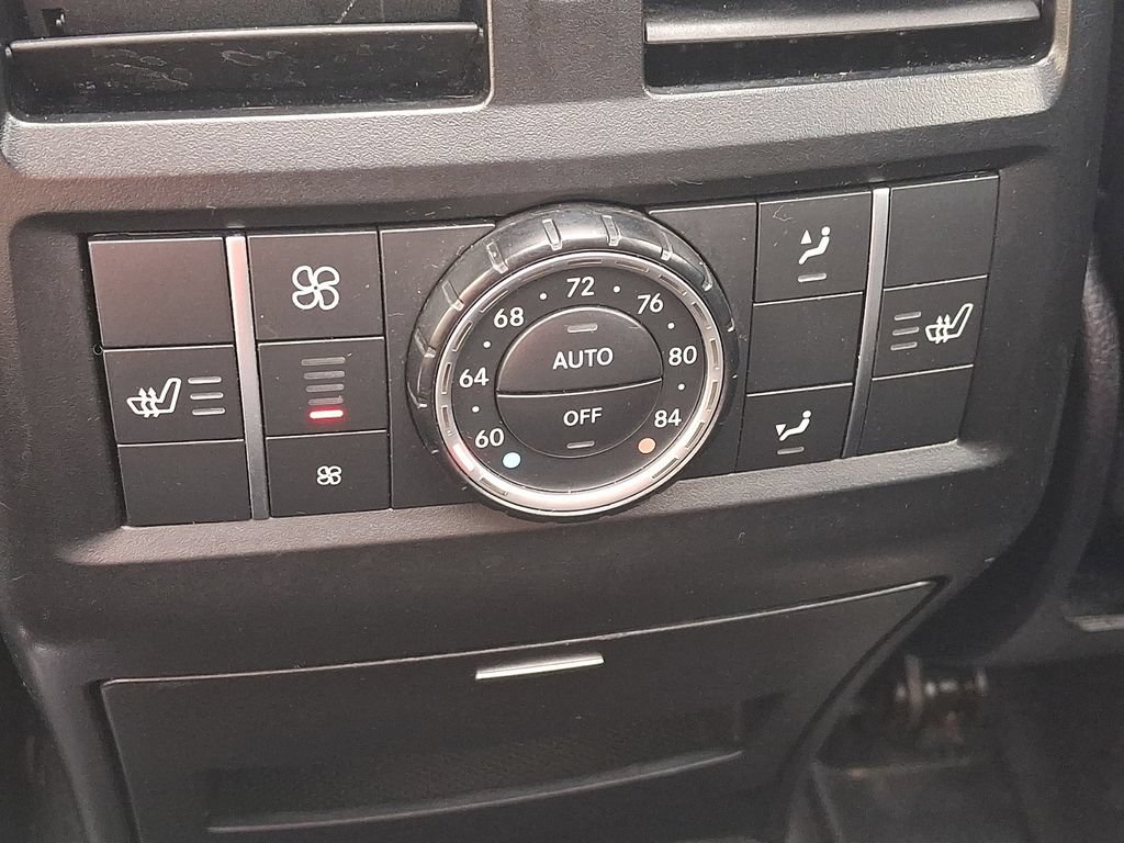 Used 2015 Mercedes-Benz GL 550 4MATIC image 15