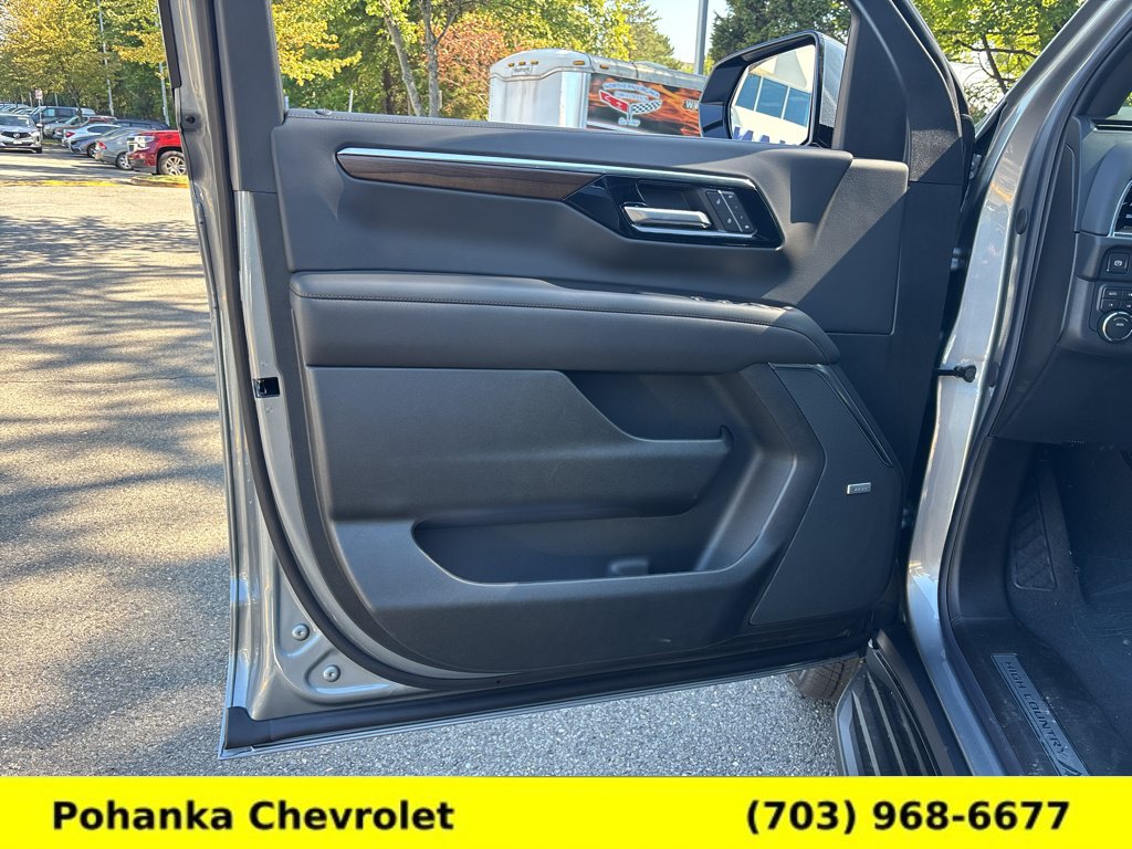 New 2026 Chevrolet Suburban High Country w/ Sun And Tow Package AWD/4WD image 24