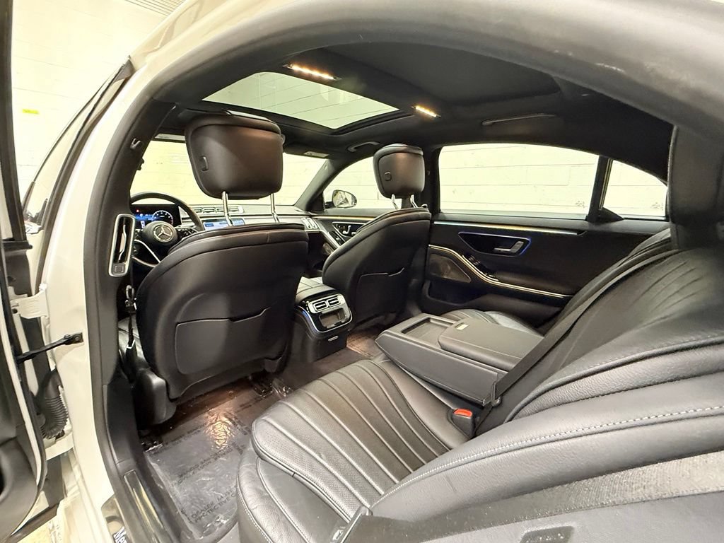 Used 2022 Mercedes-Benz S 500 4MATIC w/ AMG Line Package image 35