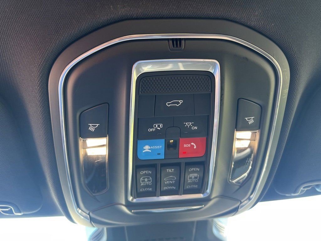 New 2025 Jeep Wagoneer S Limited image 32