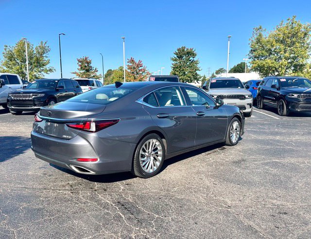 Used 2021 Lexus ES 350 Ultra Luxury w/ Accessory Package FWD image 14