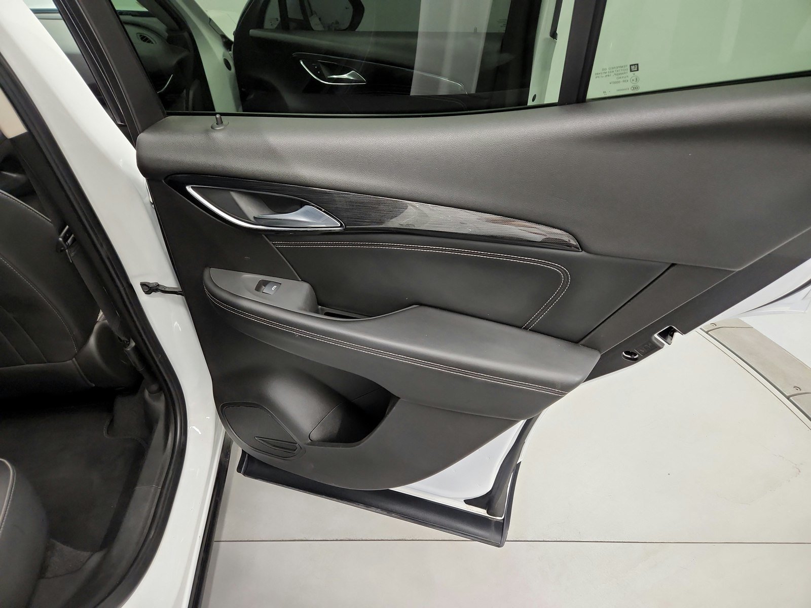 Used 2023 Buick Envision Essence FWD image 32