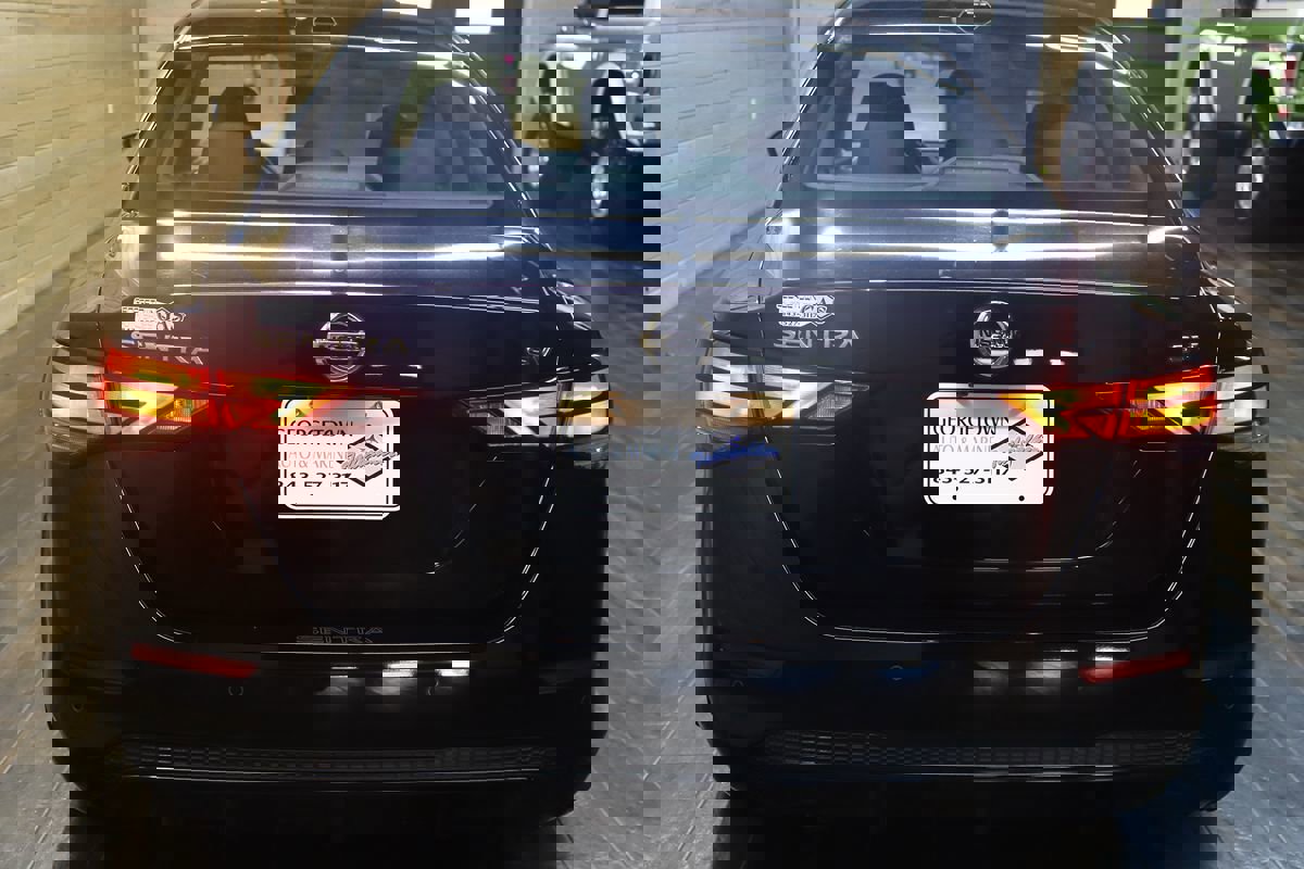 Used 2021 Nissan Sentra SV image 4