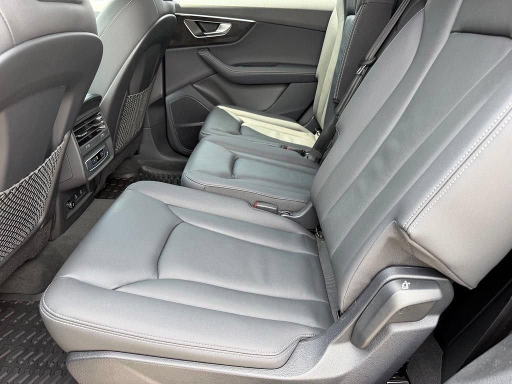 Used 2025 Audi Q7 2.0T Premium Plus AWD/4WD image 11