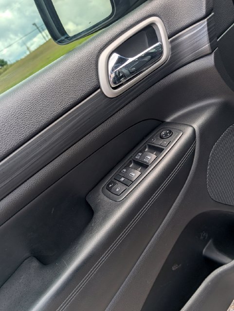 Used 2021 Jeep Grand Cherokee Laredo X RWD image 11