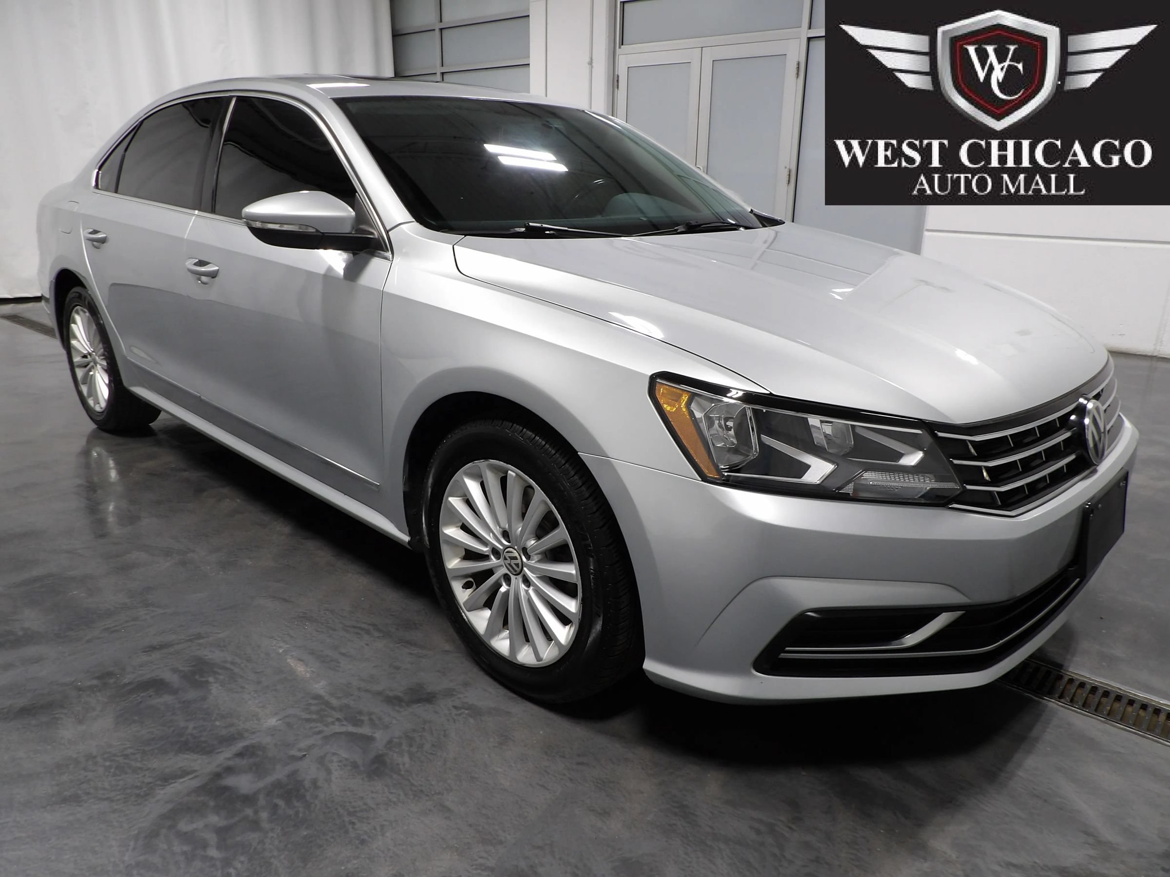 Used 2016 Volkswagen Passat 1.8T SE FWD image 1