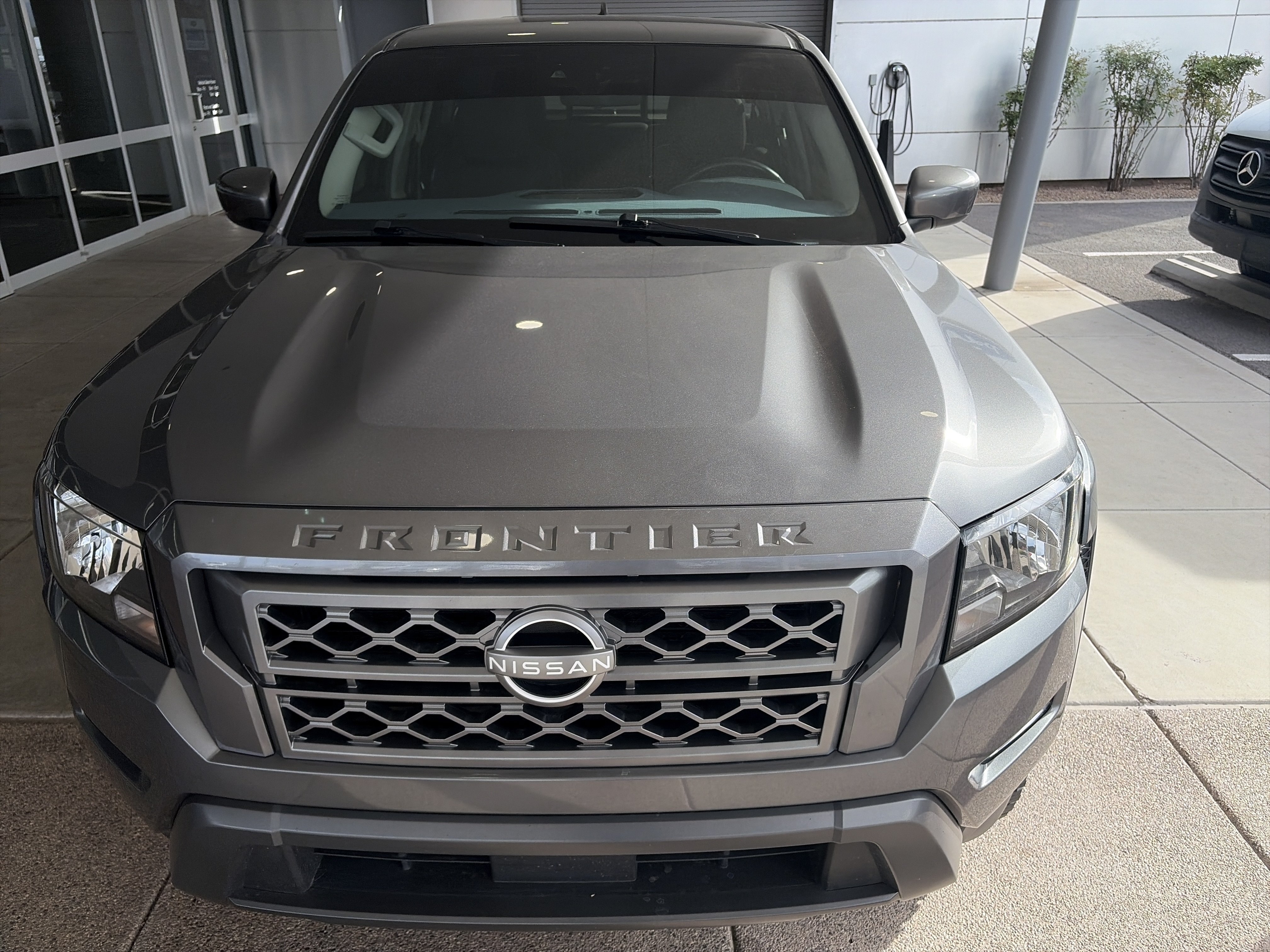 Used 2024 Nissan Frontier SV w/ SV Convenience Package AWD/4WD image 2