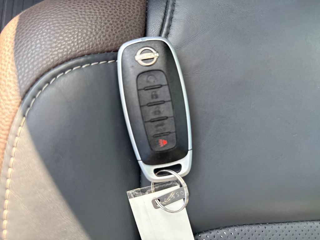 Used 2025 Nissan Pathfinder Platinum FWD image 34