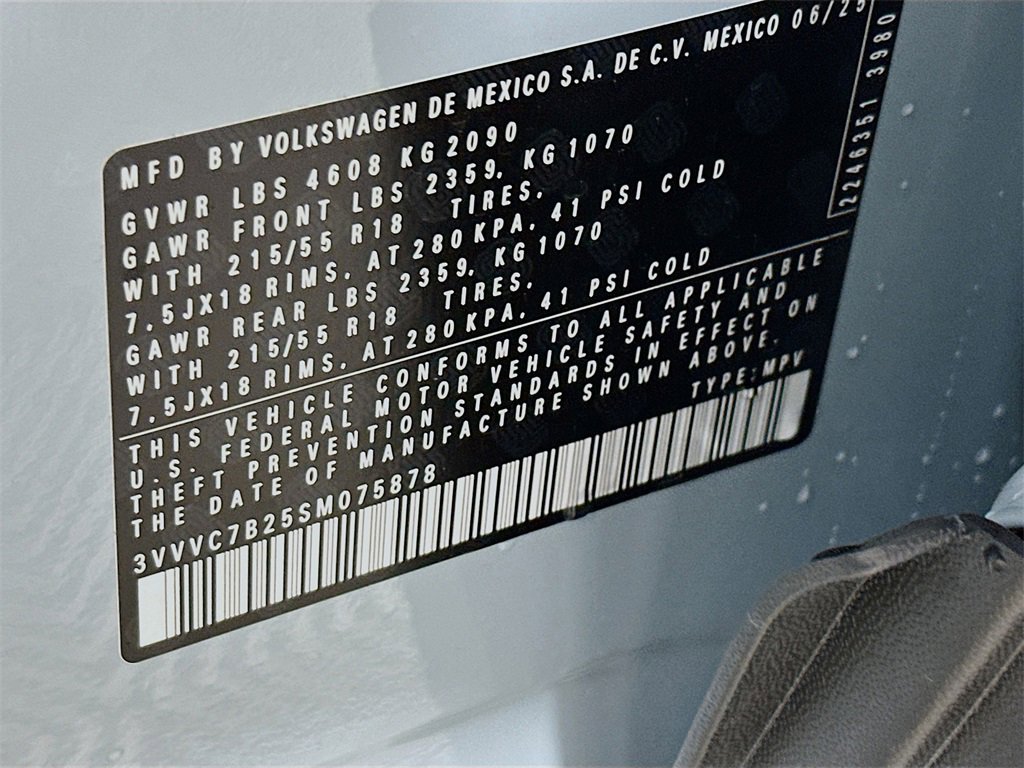 New 2025 Volkswagen Taos SE image 27