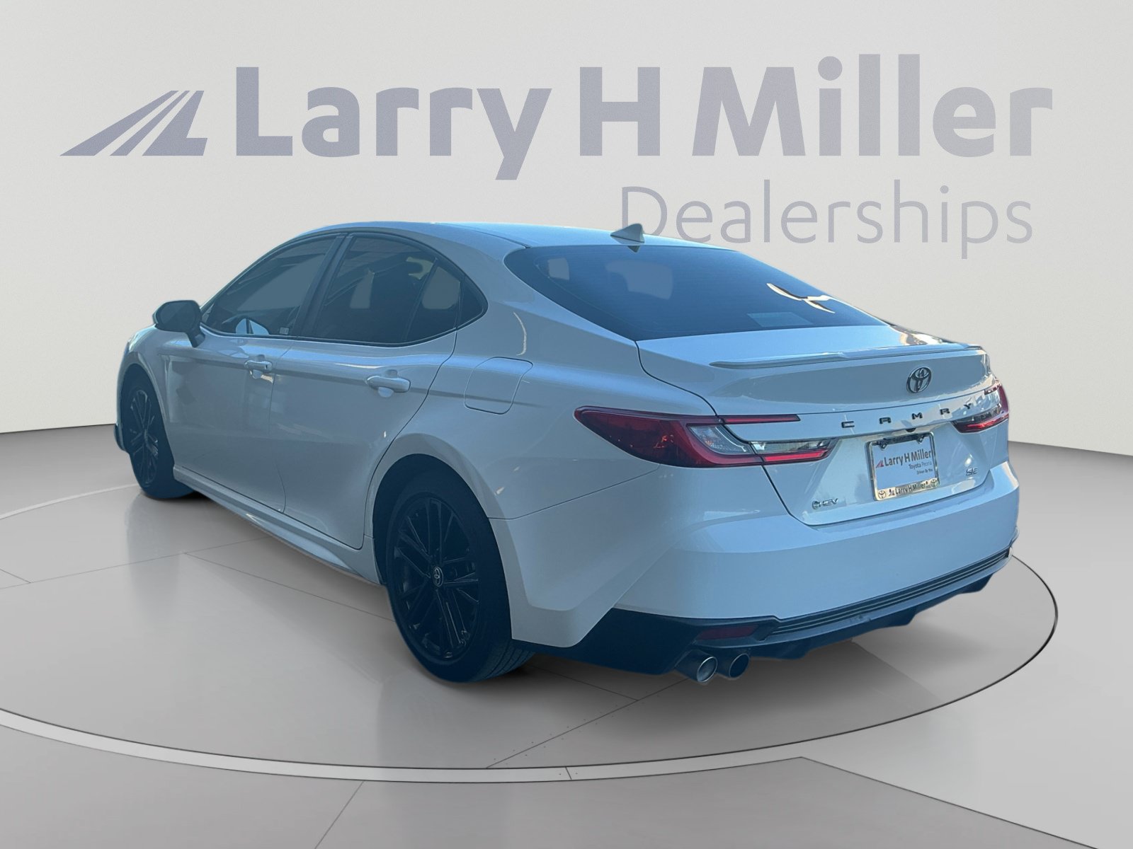Certified 2025 Toyota Camry SE FWD image 3
