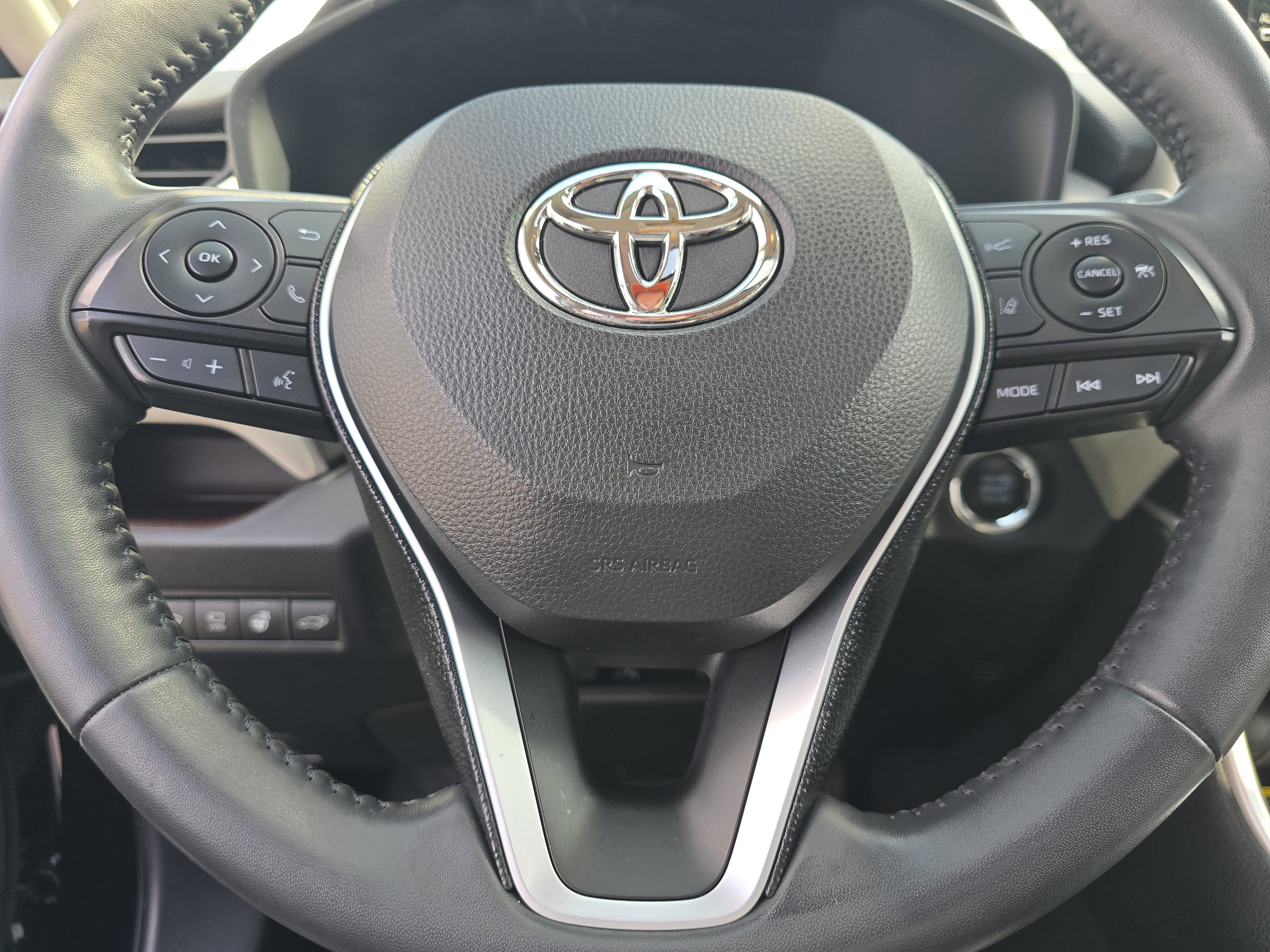 Used 2020 Toyota RAV4 Limited image 20