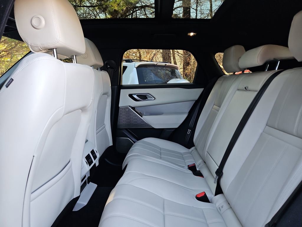 Used 2023 Land Rover Range Rover Velar R-Dynamic S image 29