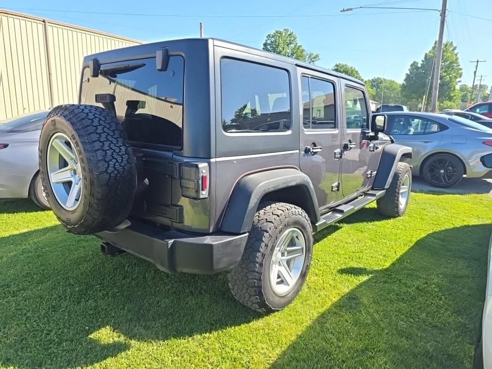 Used 2018 Jeep Wrangler Unlimited Rubicon w/ Connectivity Group AWD/4WD image 8
