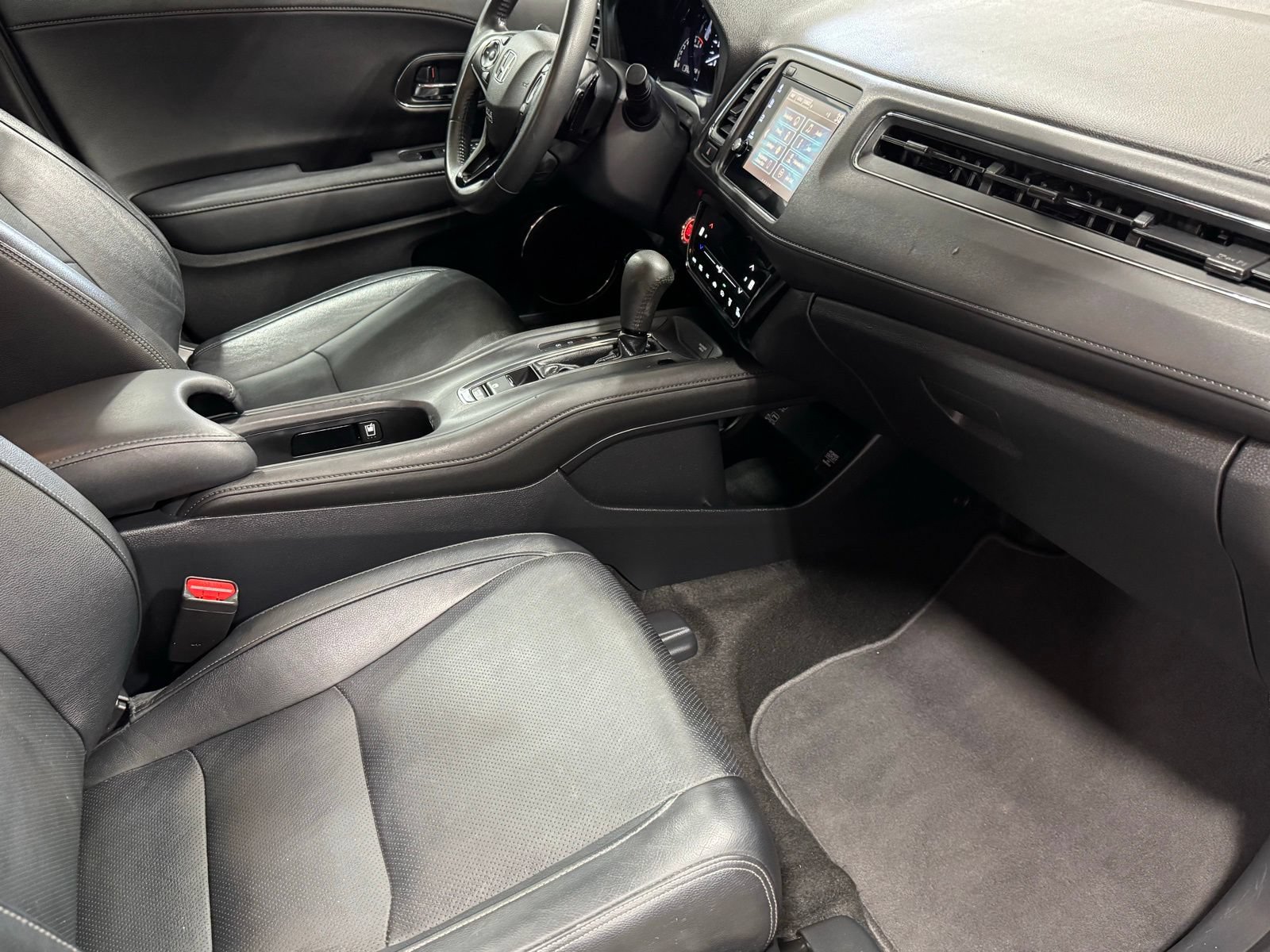 Used 2020 Honda HR-V Touring image 49