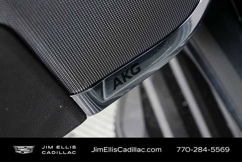 Used 2025 Cadillac Escalade Luxury image 7