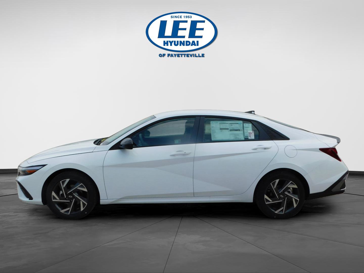 Certified 2025 Hyundai Elantra Sport image 2