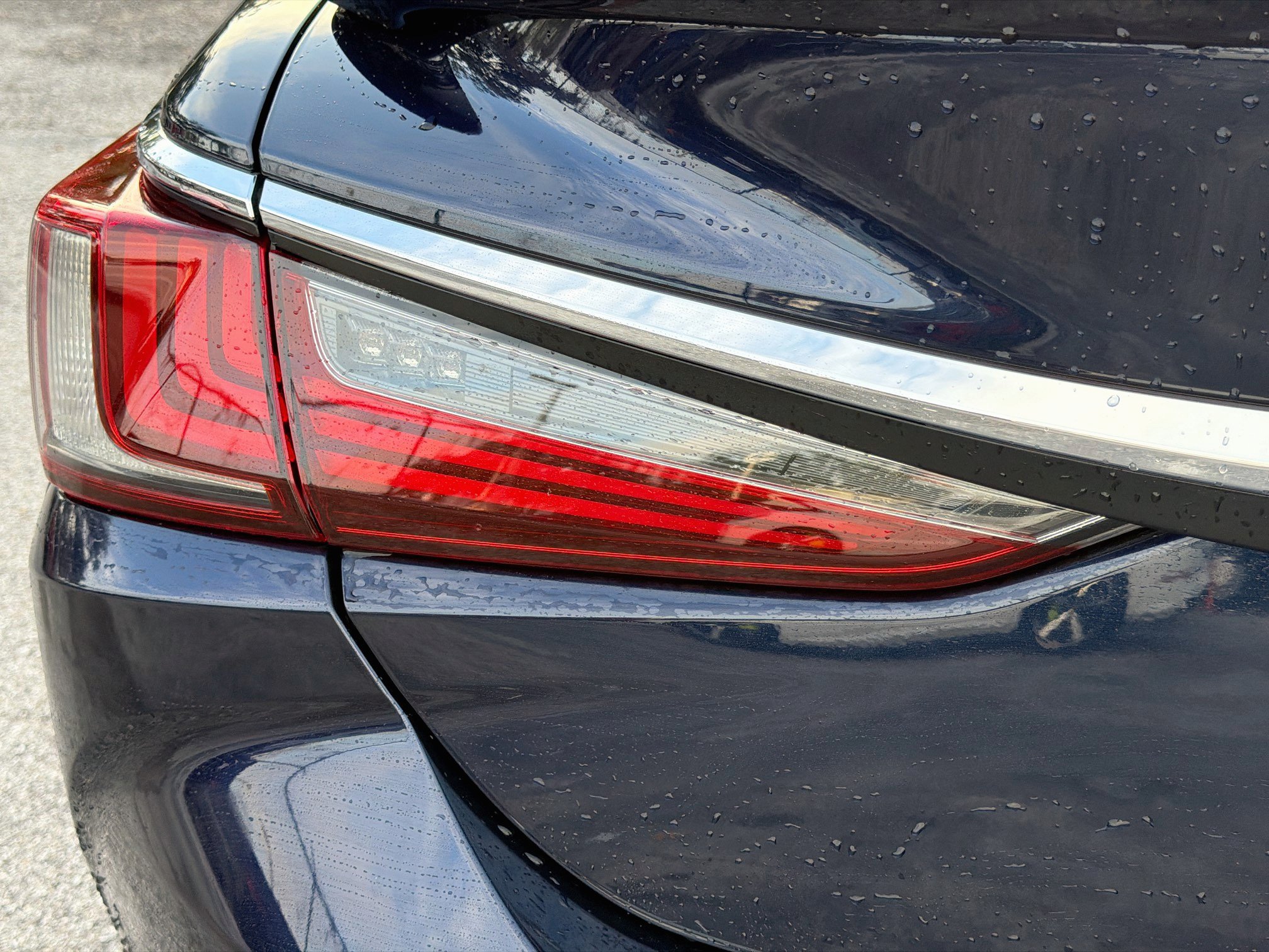 Used 2019 Lexus ES 300h FWD image 10